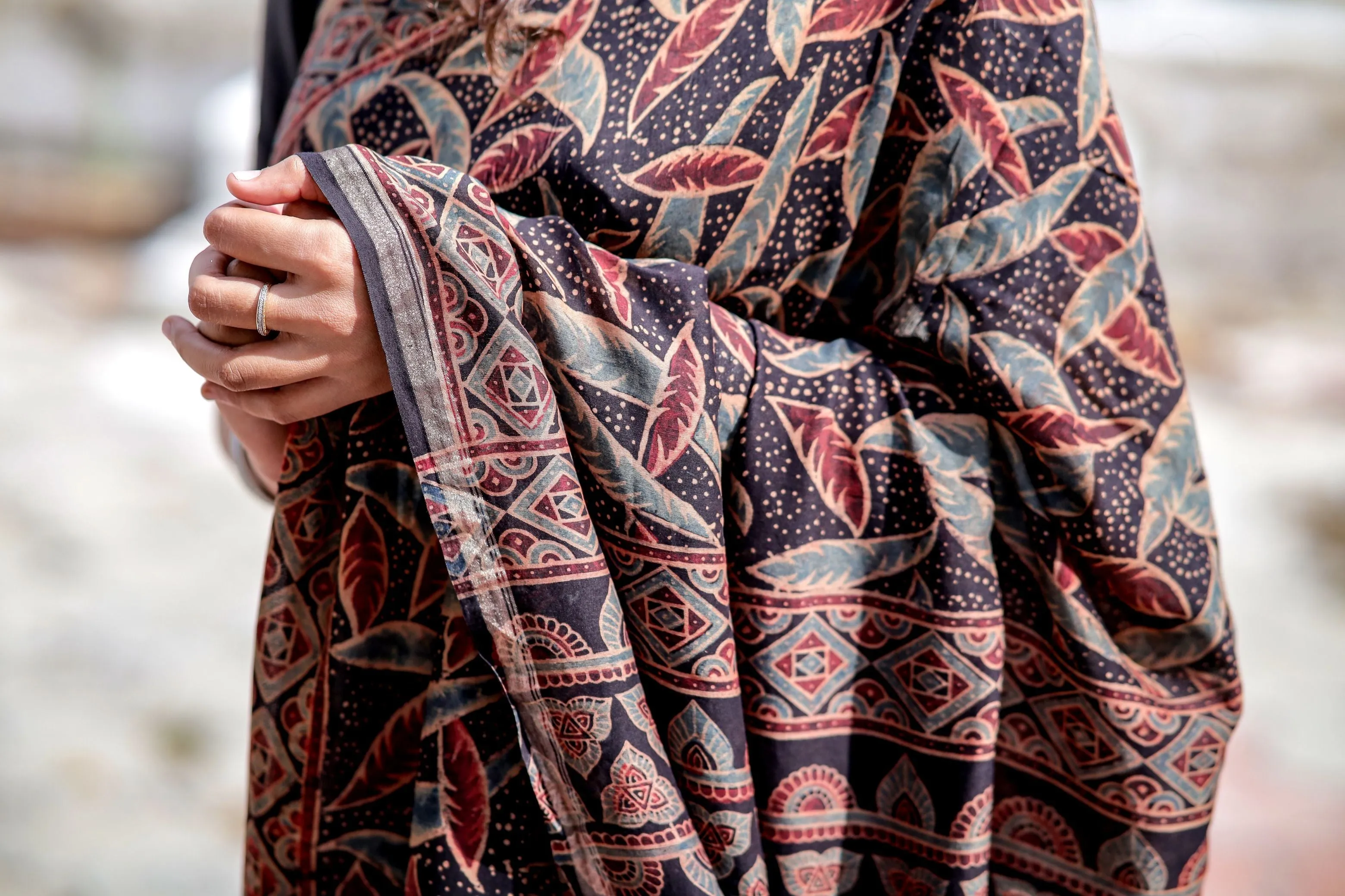 A trsyt with Ajrakh -Jharokha -Leaf Black chanderi ajrakh saree