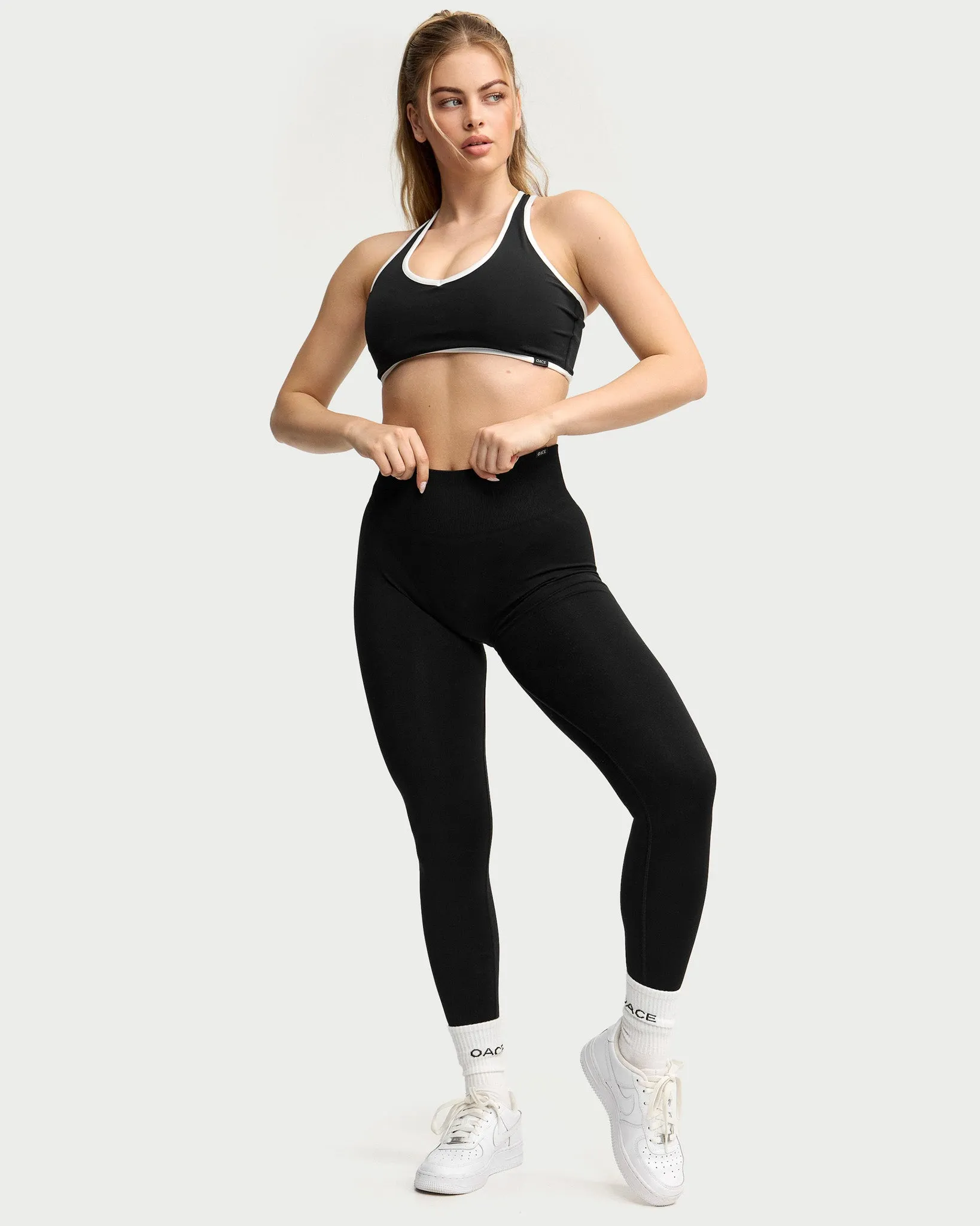 Appearance Outlined Nylon Bra (Outlet)