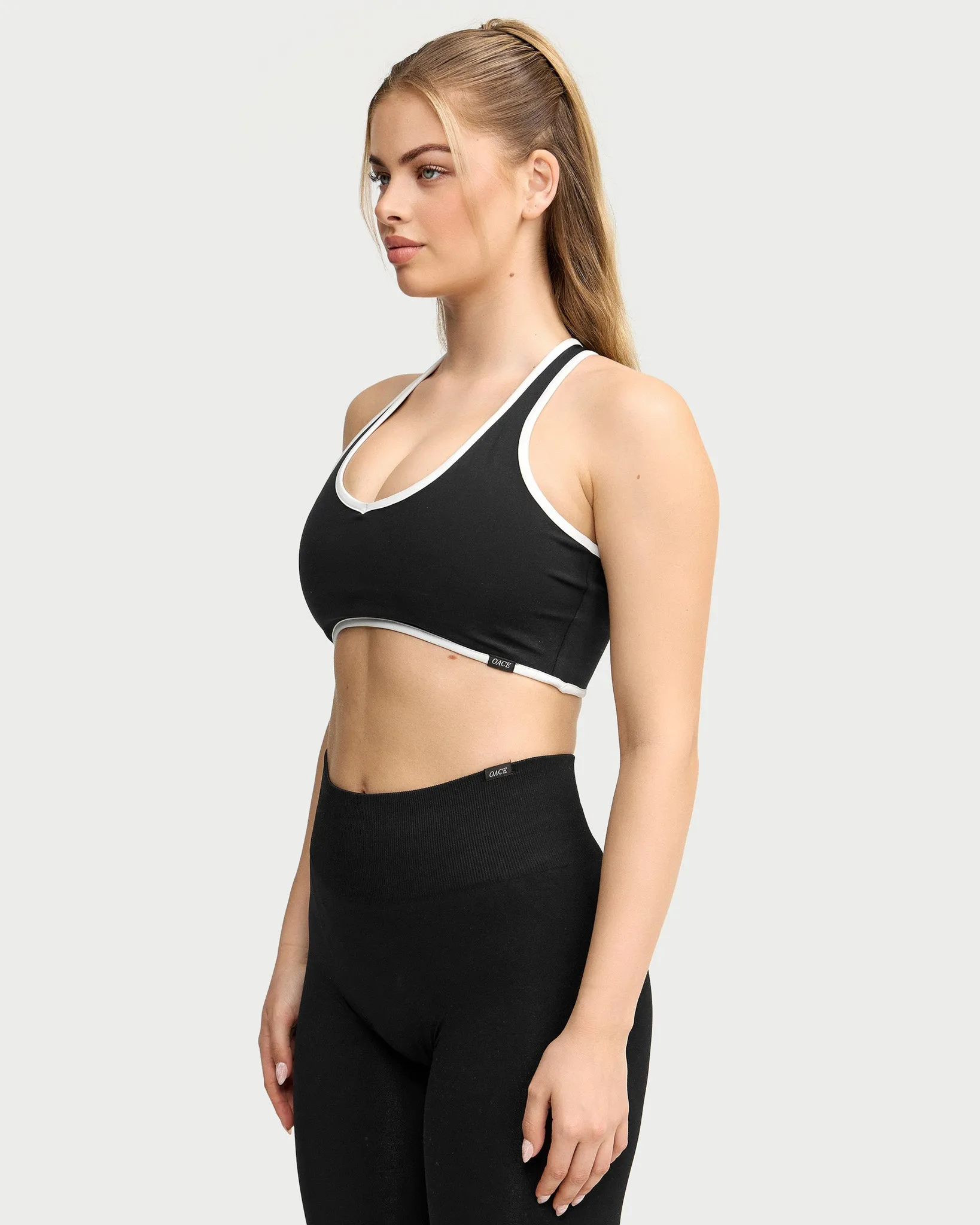 Appearance Outlined Nylon Bra (Outlet)