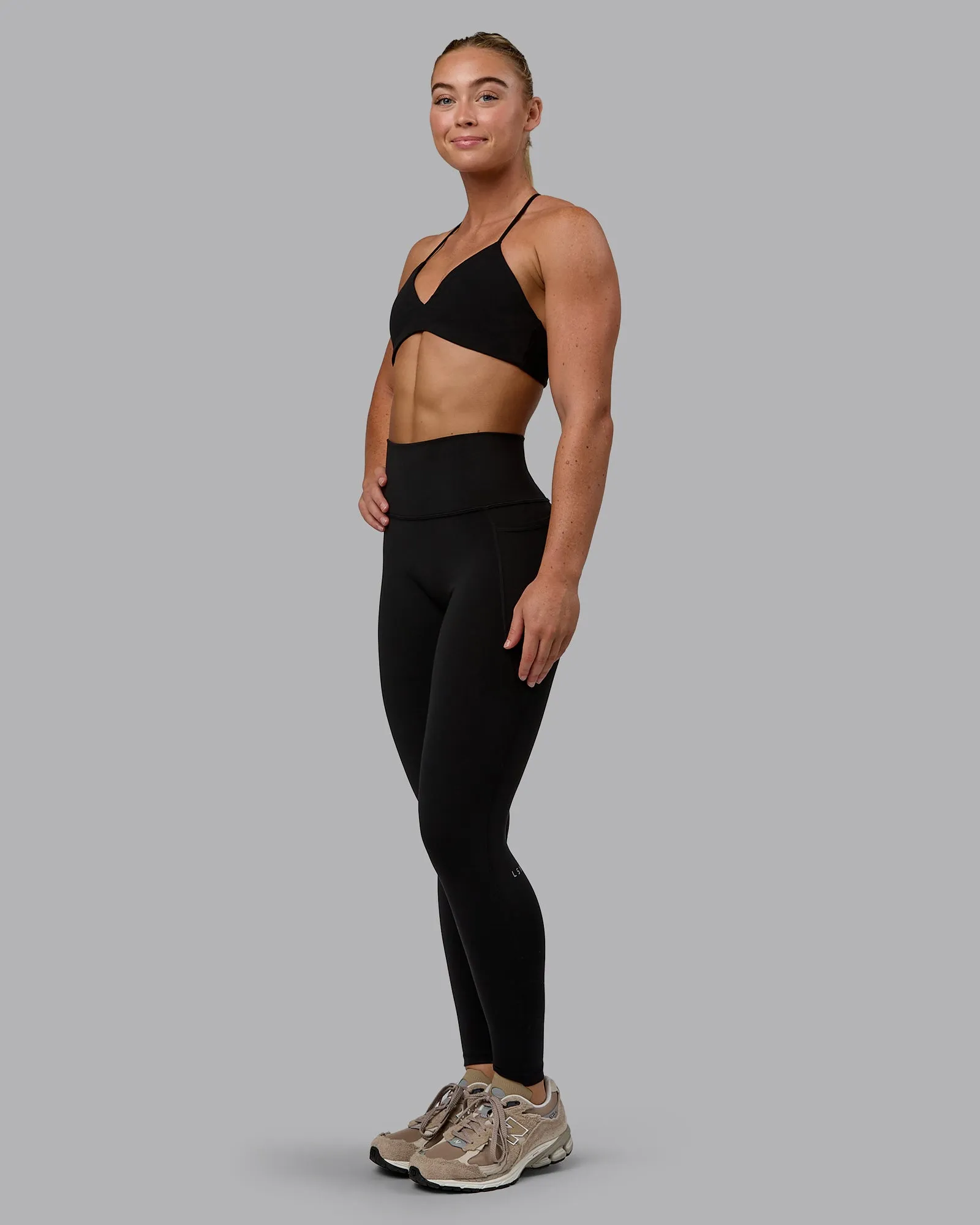 Aura Sports Bra - Black