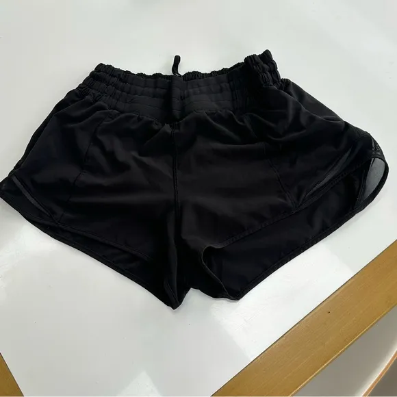 Hotty Hot High-Rise Lined Short 2.5&quot; Size 6