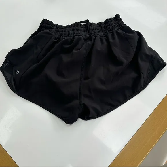 Hotty Hot High-Rise Lined Short 2.5&quot; Size 6