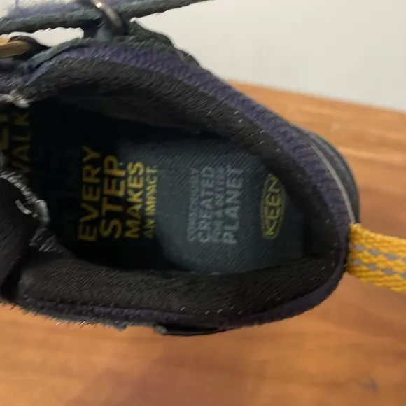 Keen Targhee Low Grey Waterproof Sneakers Size 9