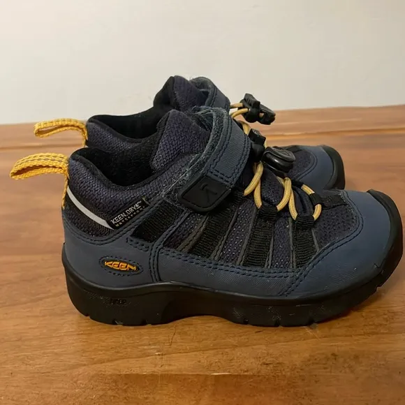 Keen Targhee Low Grey Waterproof Sneakers Size 9