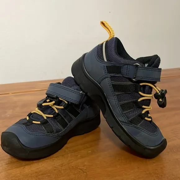 Keen Targhee Low Grey Waterproof Sneakers Size 9