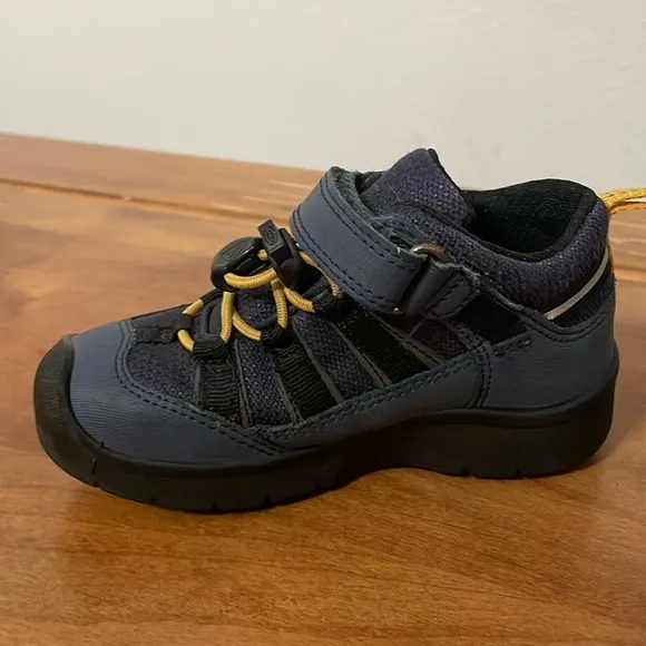 Keen Targhee Low Grey Waterproof Sneakers Size 9