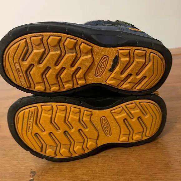 Keen Targhee Low Grey Waterproof Sneakers Size 9