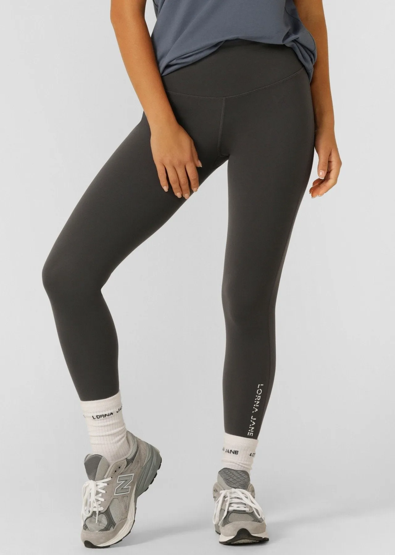 Lotus No Chafe Ankle Biter Leggings | Titanium