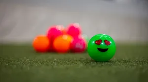 Mercian Soft Emoji Ball Green Love Heart Eyes