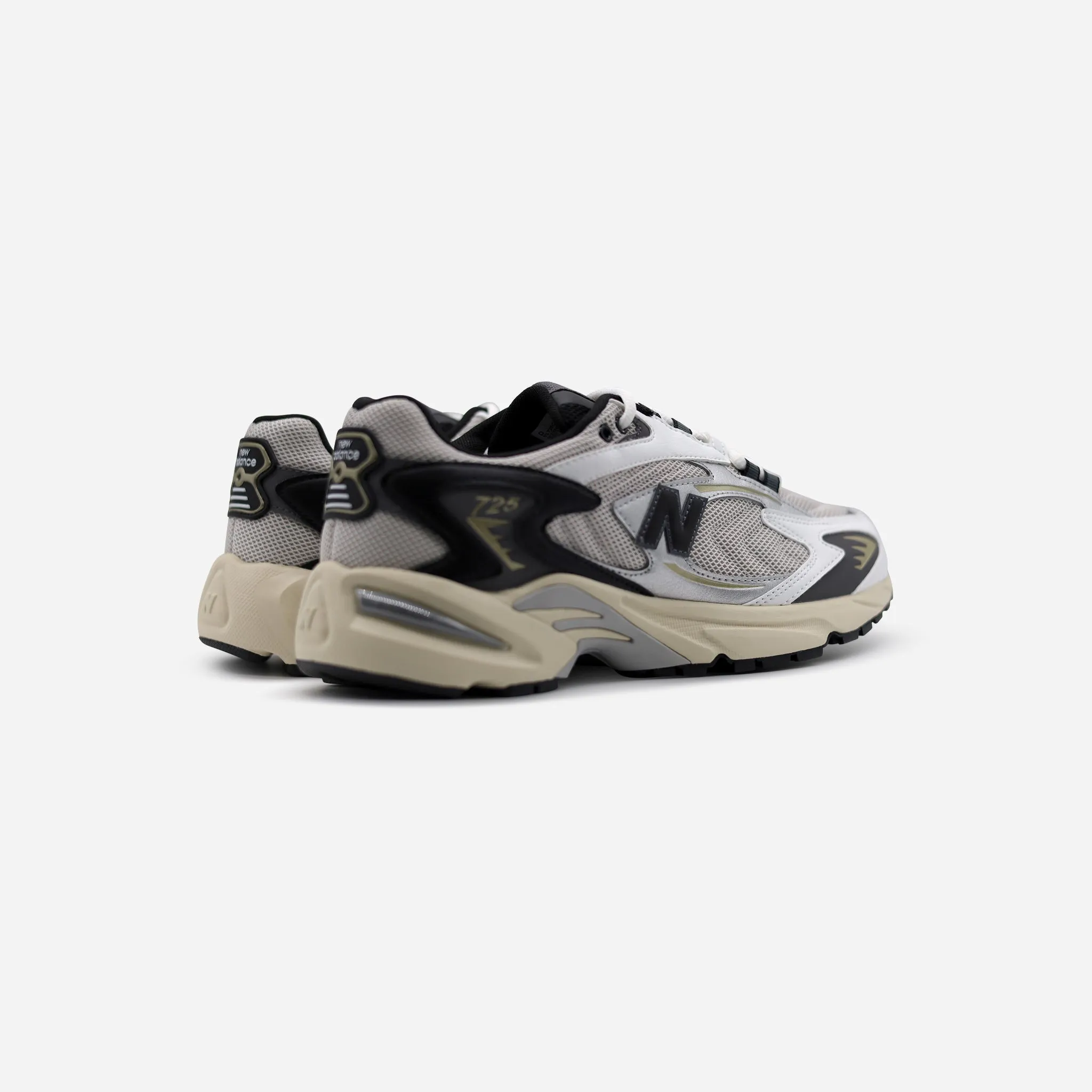 New Balance 725 ML725CE