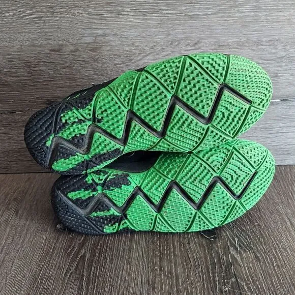 Nike Kyrie 4 Black Halloween Green GS Size 6.5Y Sneakers AA2897-012