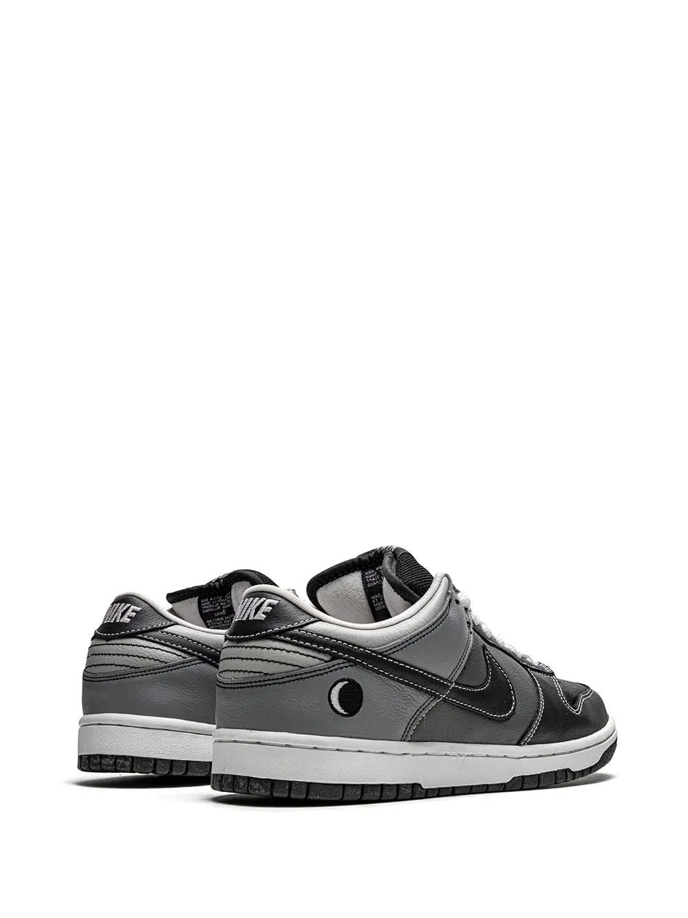 Nike SB Dunk Low sneakers