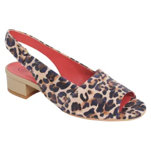 P3300 - Camel Leo