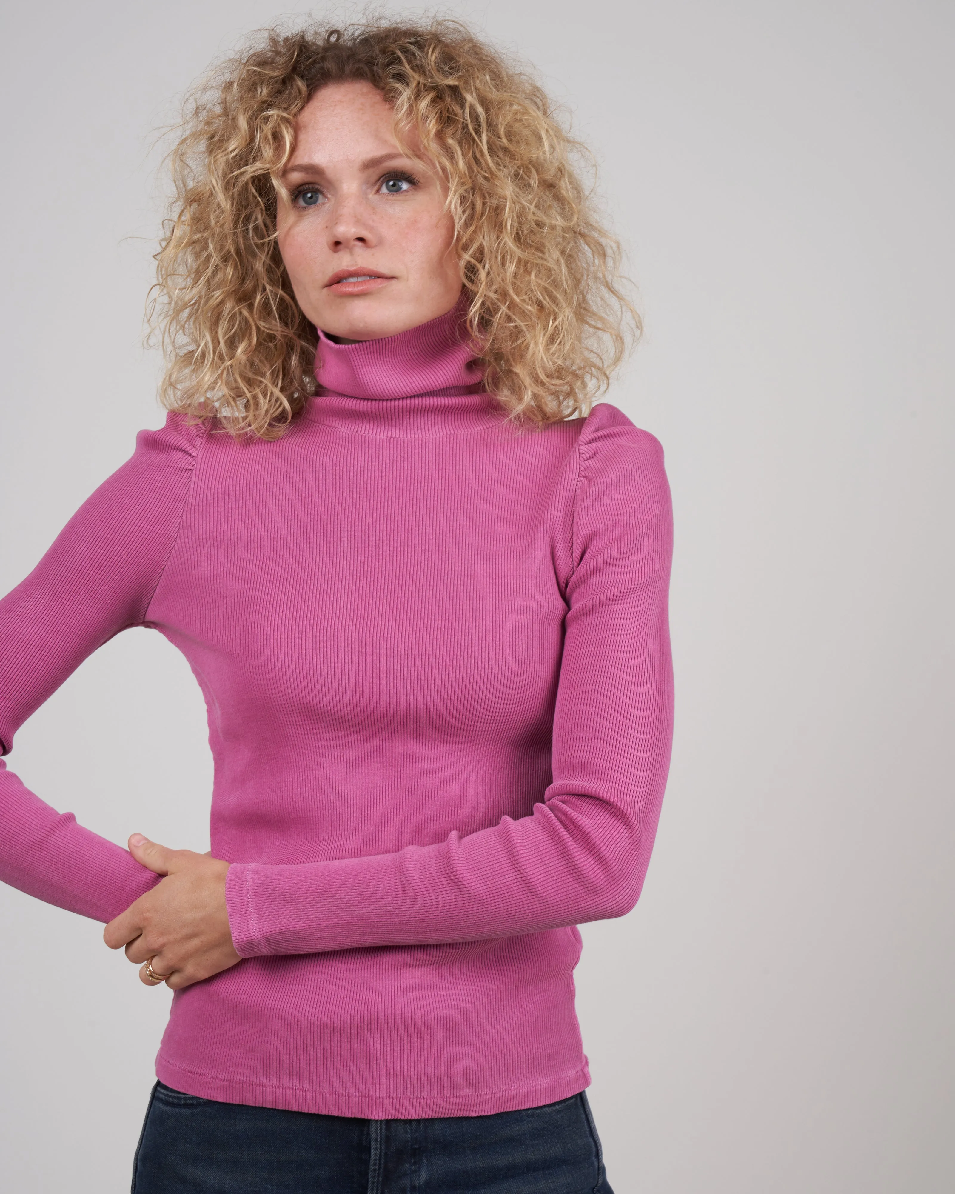 puff sleeve turtleneck sweater - magenta