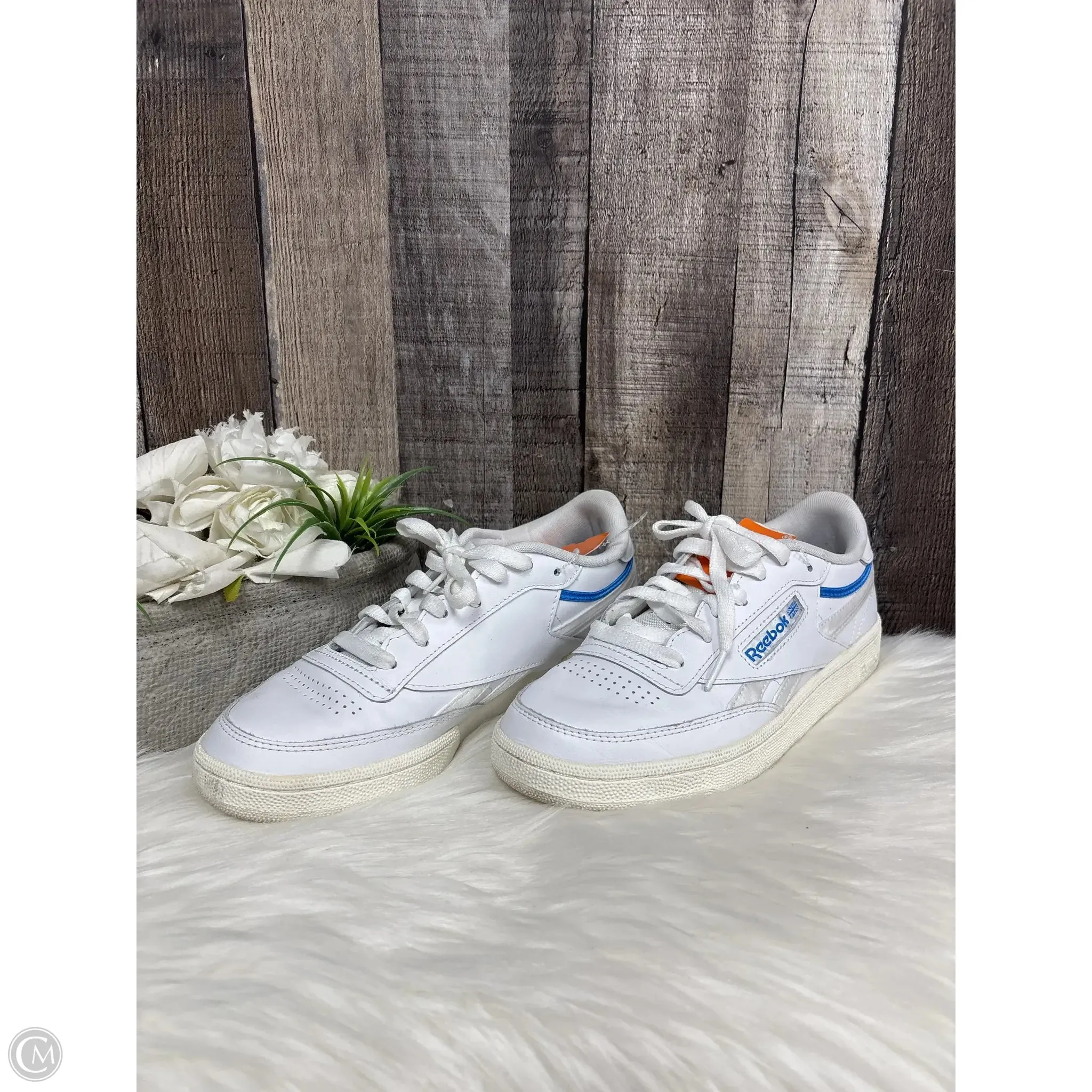 Shoes Sneakers By Reebok In White, Size: 9