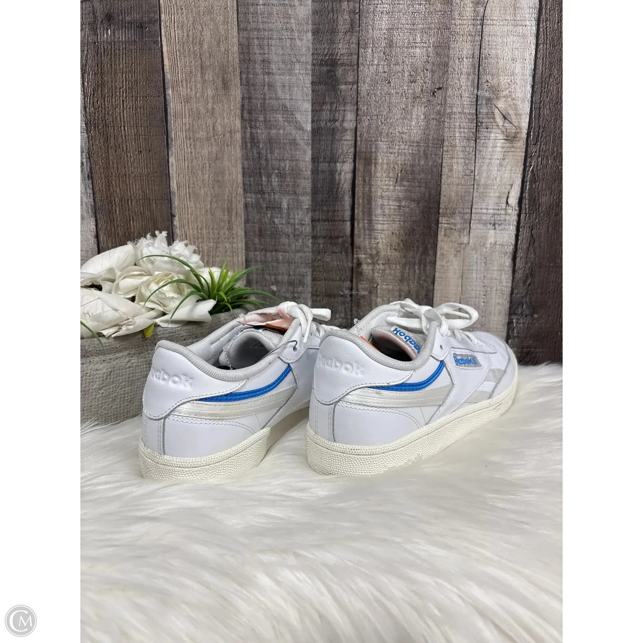 Shoes Sneakers By Reebok In White, Size: 9
