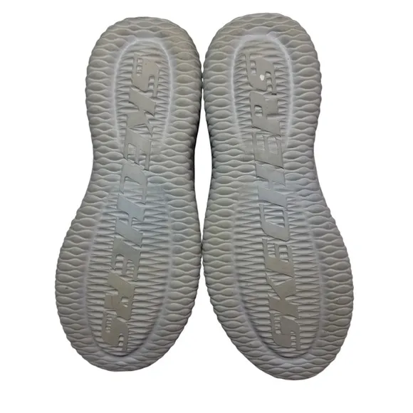Skechers Men's Delson 3.0 Round Toe Bungee Lace Slip On size 9.5