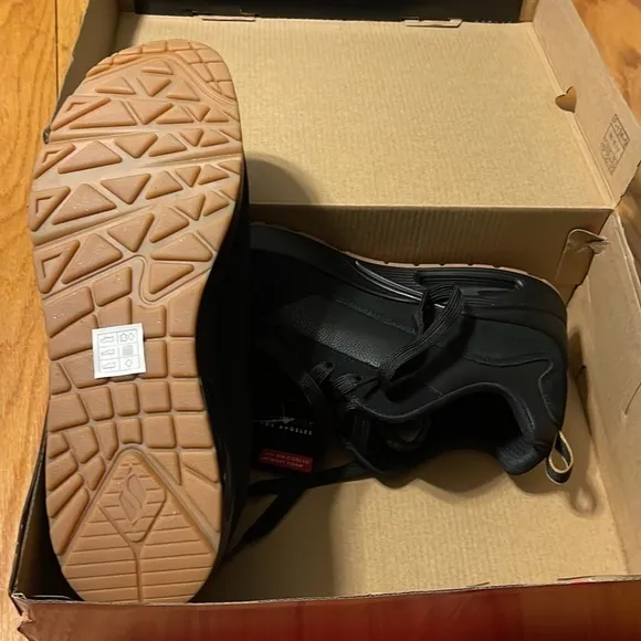 Skechers Mens Uno Air Stacre memory foam sneakers NEW