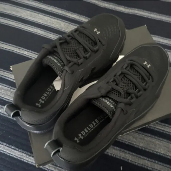 Under Armour Charges Assert 9 Men 8.5 Extra Wide 3024857-002 Blackout 022025