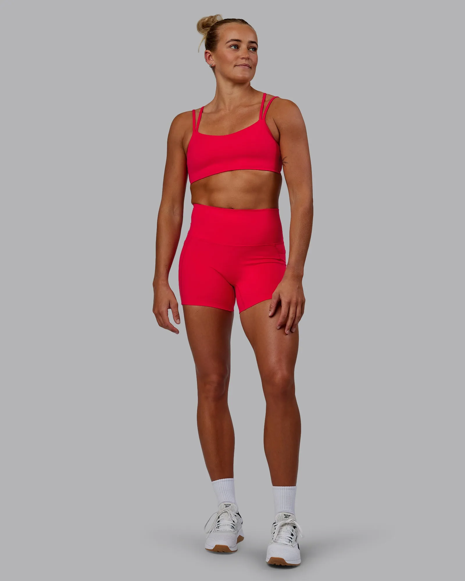 Vantage Sports Bra - Scarlet