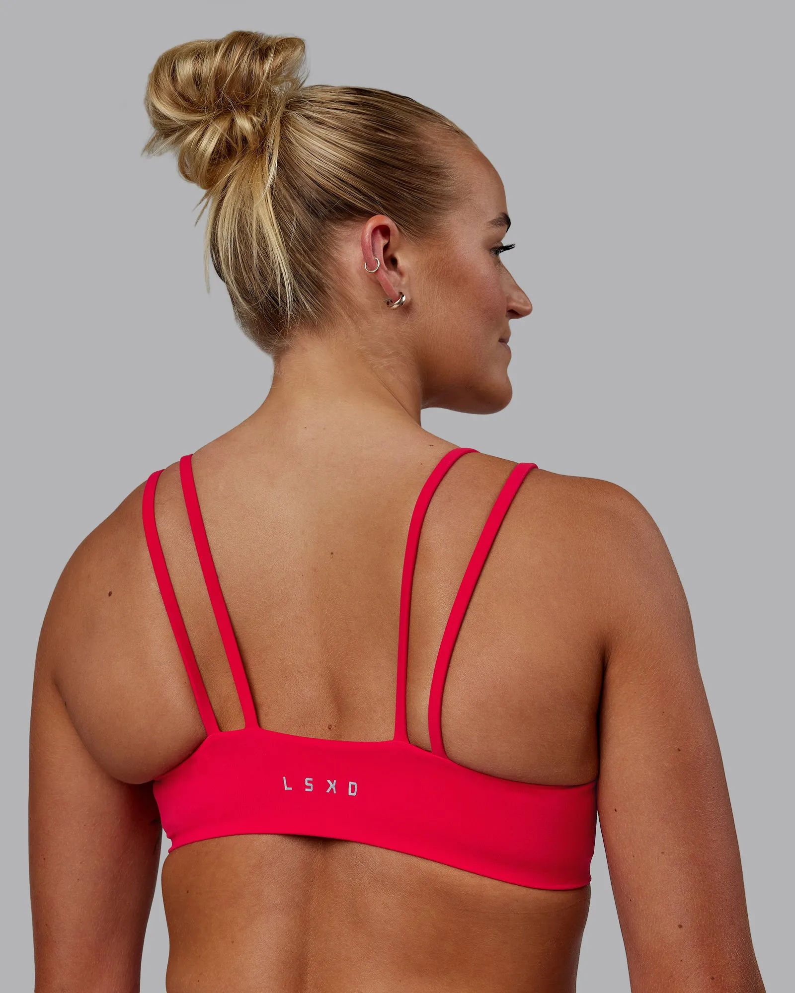 Vantage Sports Bra - Scarlet