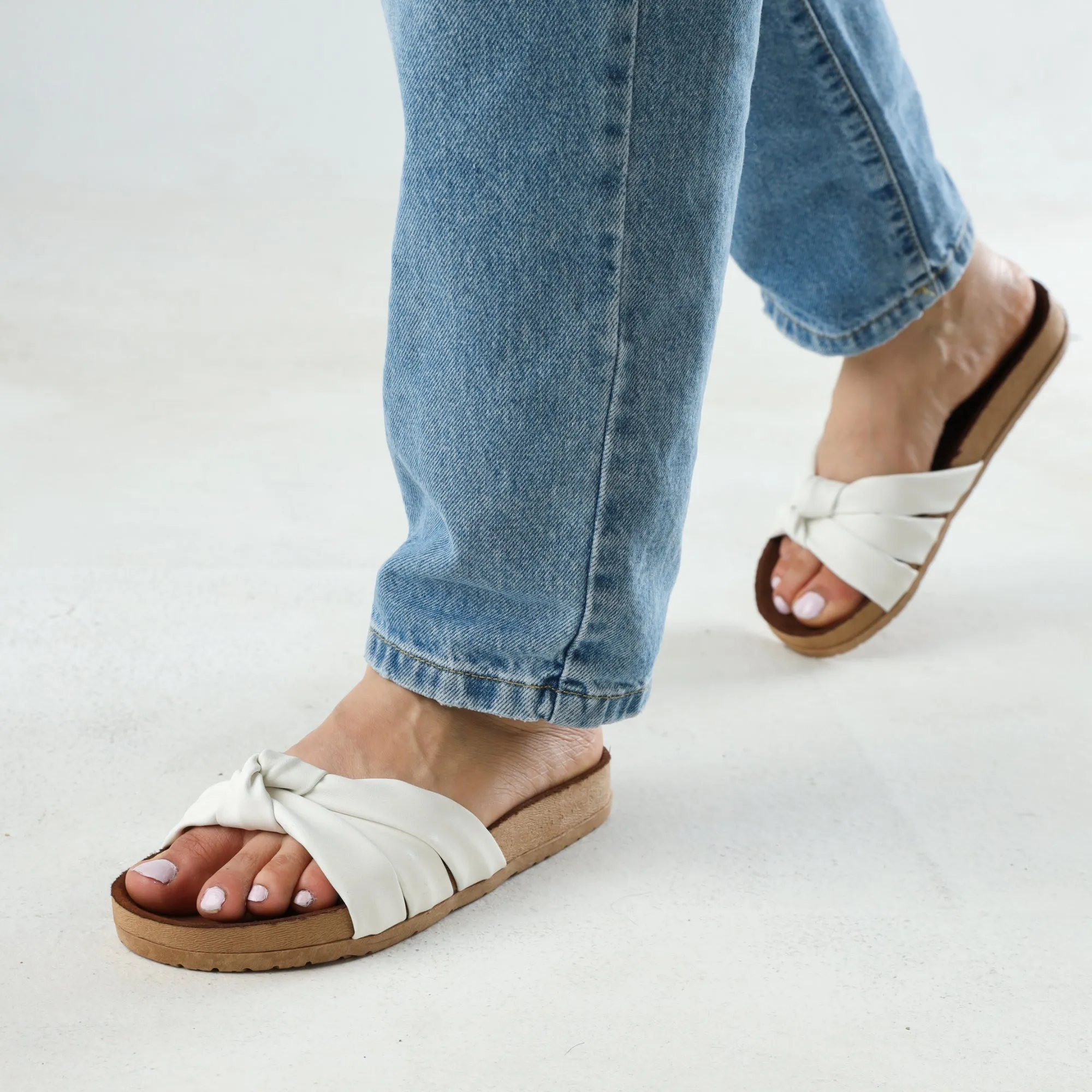 White Center Tie Soft Footbed Slippers
