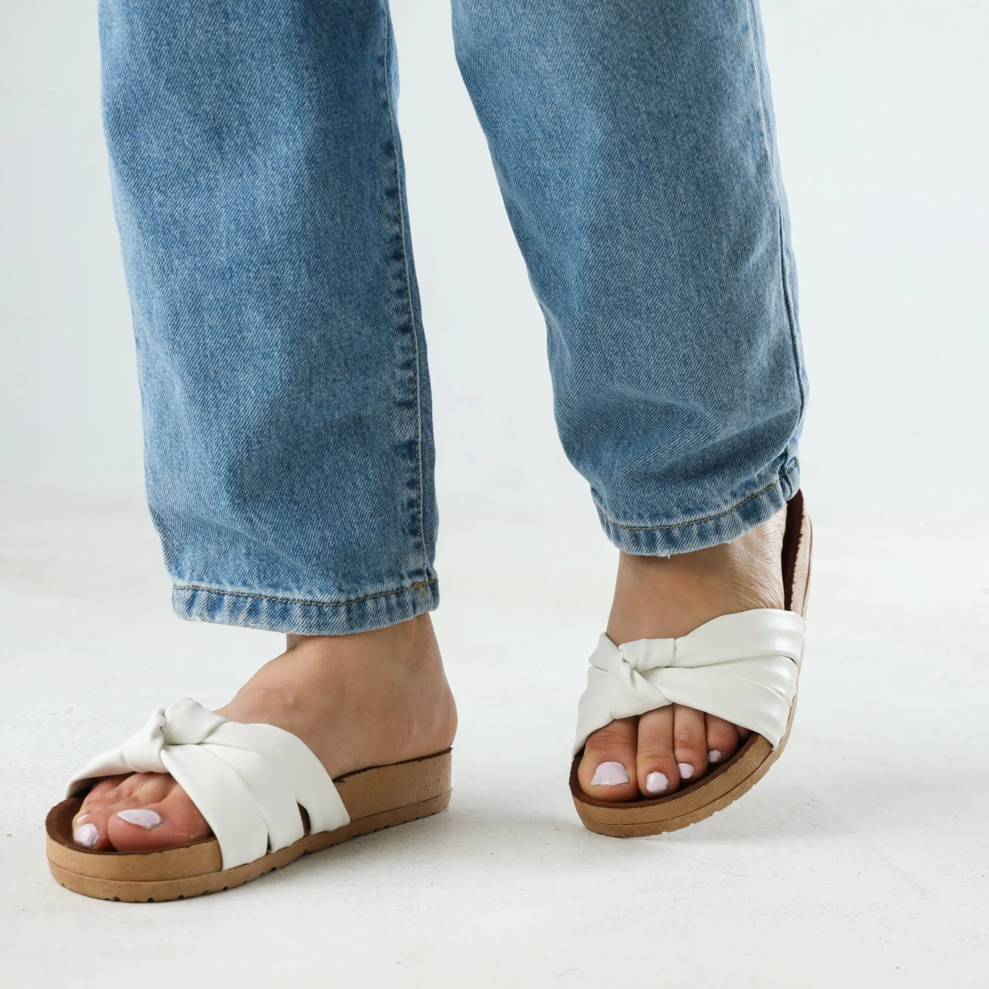 White Center Tie Soft Footbed Slippers