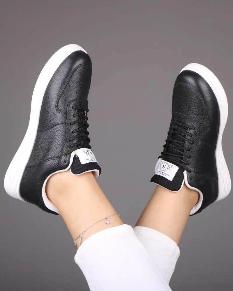 Women's Sneakers - 2099